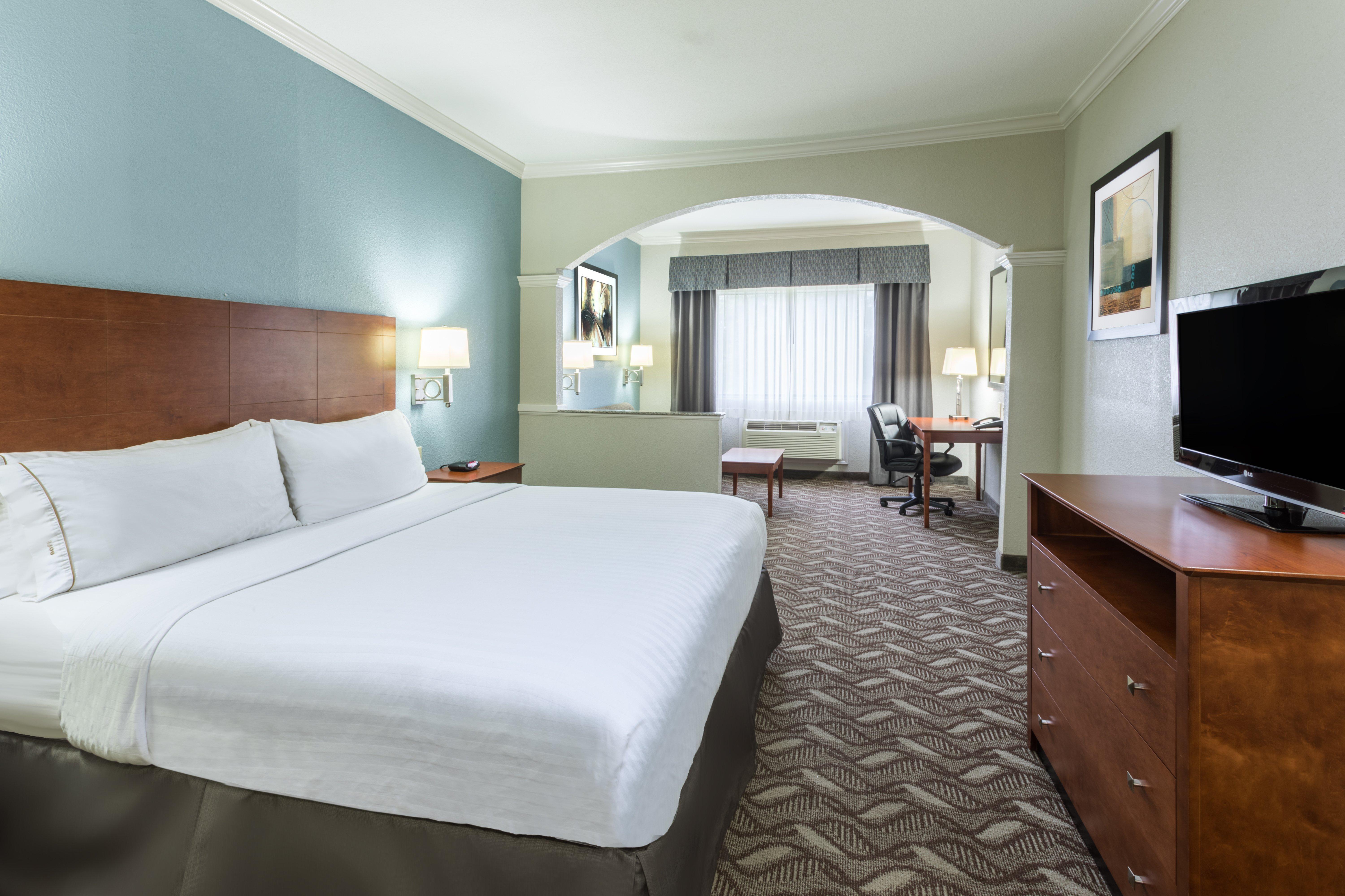 Holiday Inn Express Hotel And Suites Lake Charles By Ihg Exterior photo