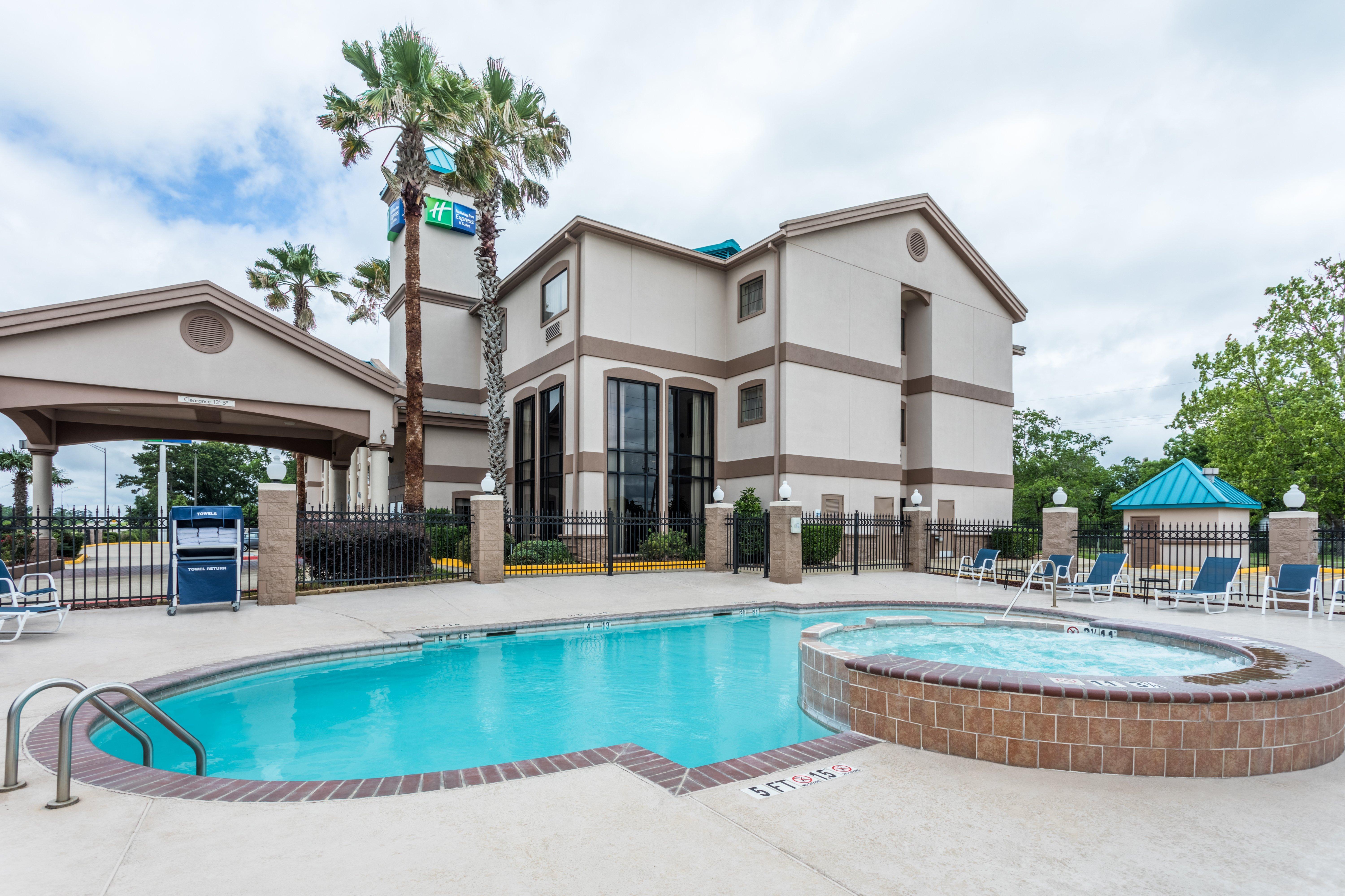 Holiday Inn Express Hotel And Suites Lake Charles By Ihg Exterior photo
