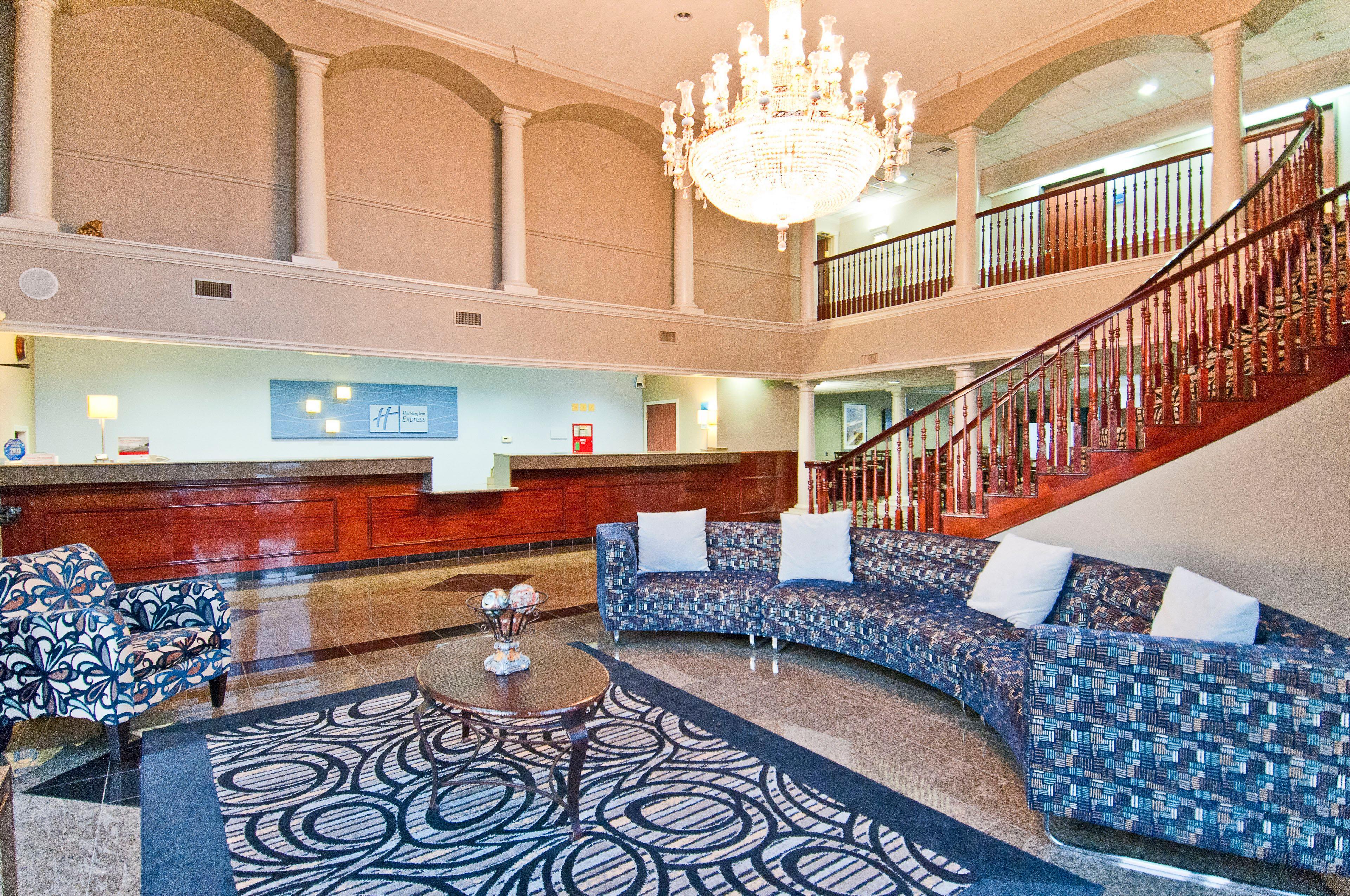 Holiday Inn Express Hotel And Suites Lake Charles By Ihg Exterior photo